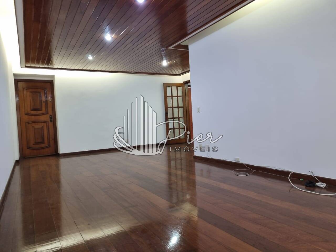 Apartamento à venda com 3 quartos, 140m² - Foto 1